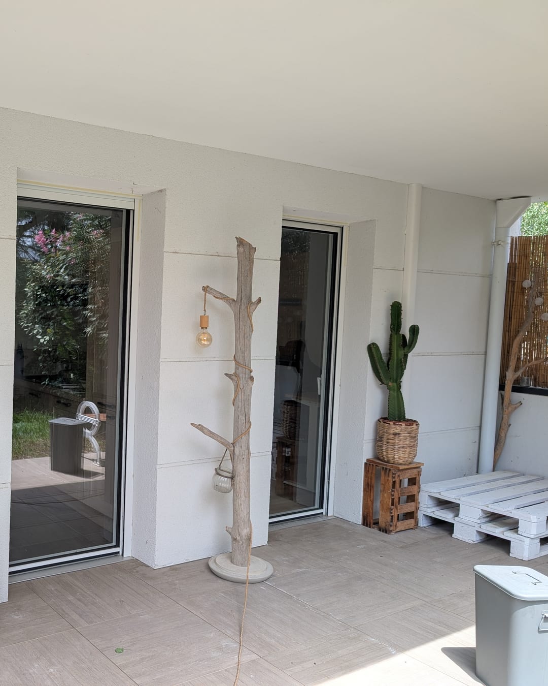Unité intérieure bi-split Heiwa installée au mur dans un logement à Marseille 8ème. — photo 4