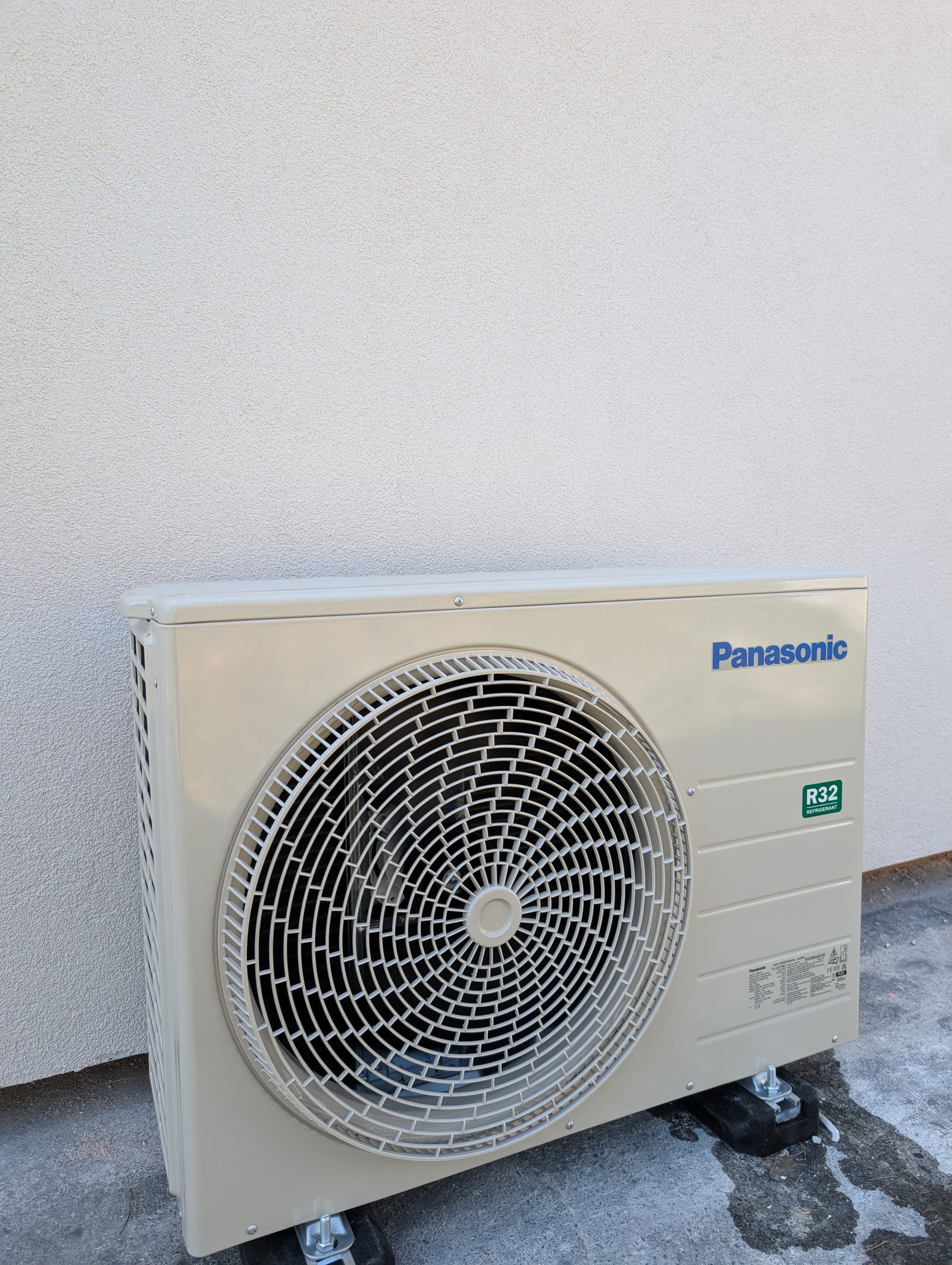Groupe extérieur Panasonic R32 installé par EGSL