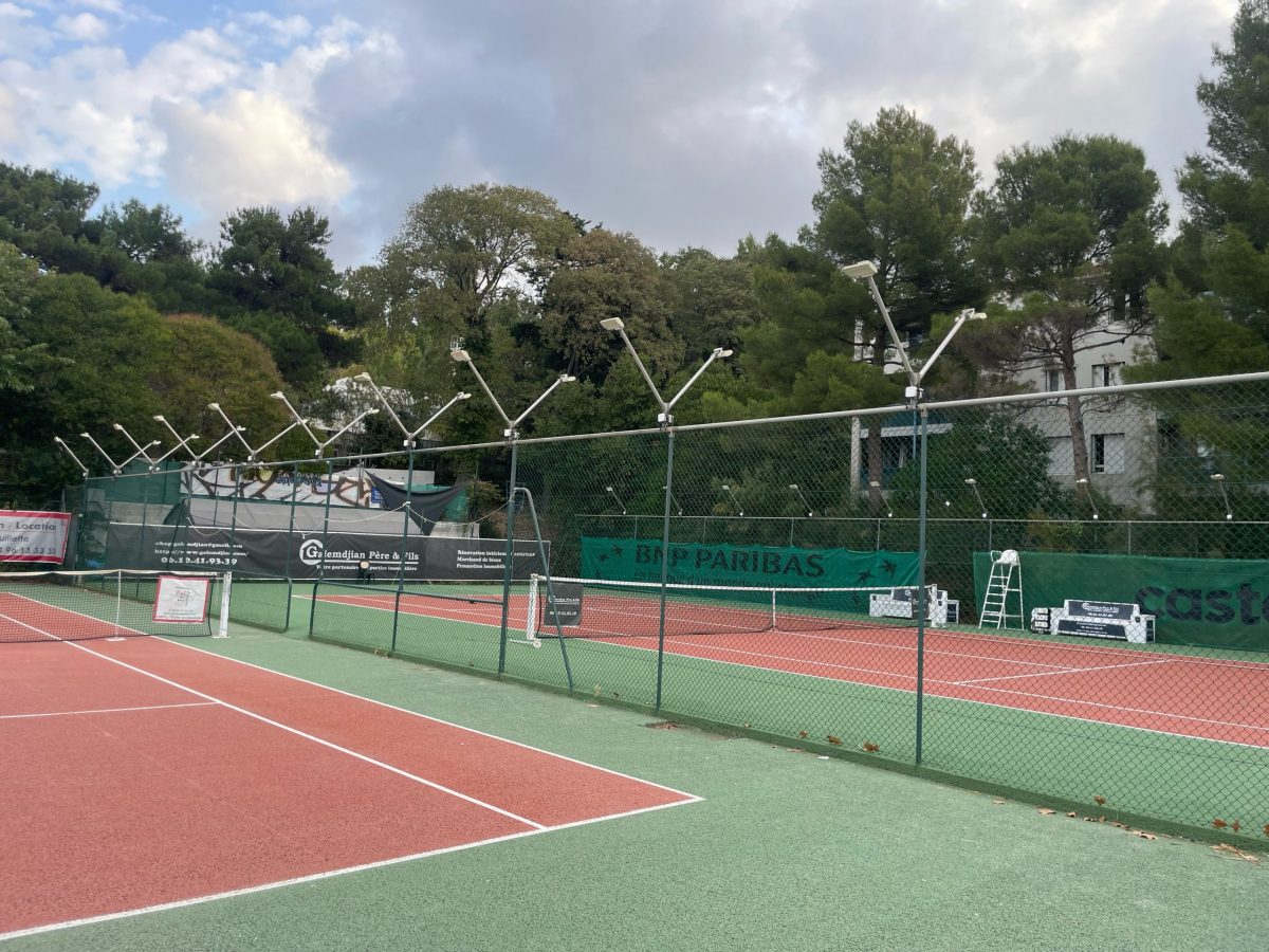 Éclairage terrain sportif (avant) - Marseille